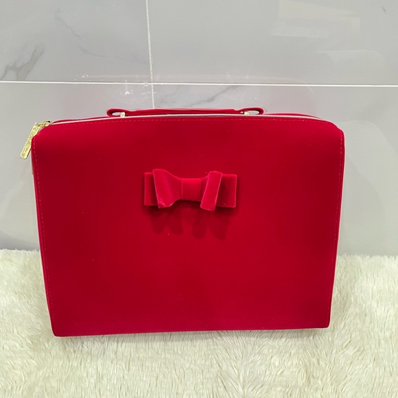 COPY - Estée Lauder large velvet makeup case. NWOT - Picture 1 of 5